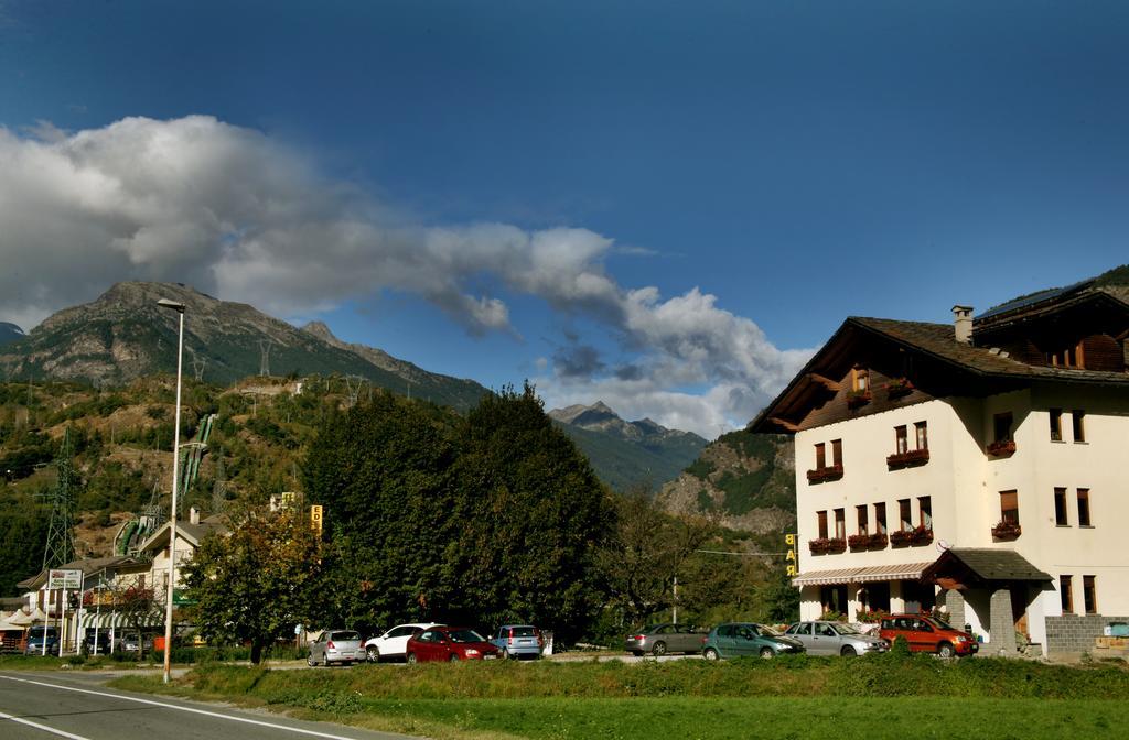 Hotel Edelweiss Villeneuve Exterior photo